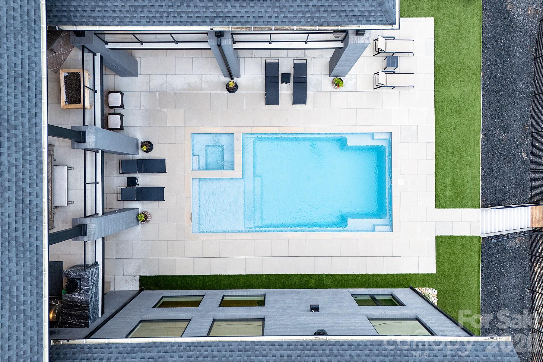 224 Clearwater Court