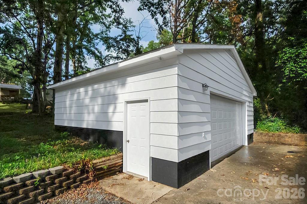 602 Holly Circle