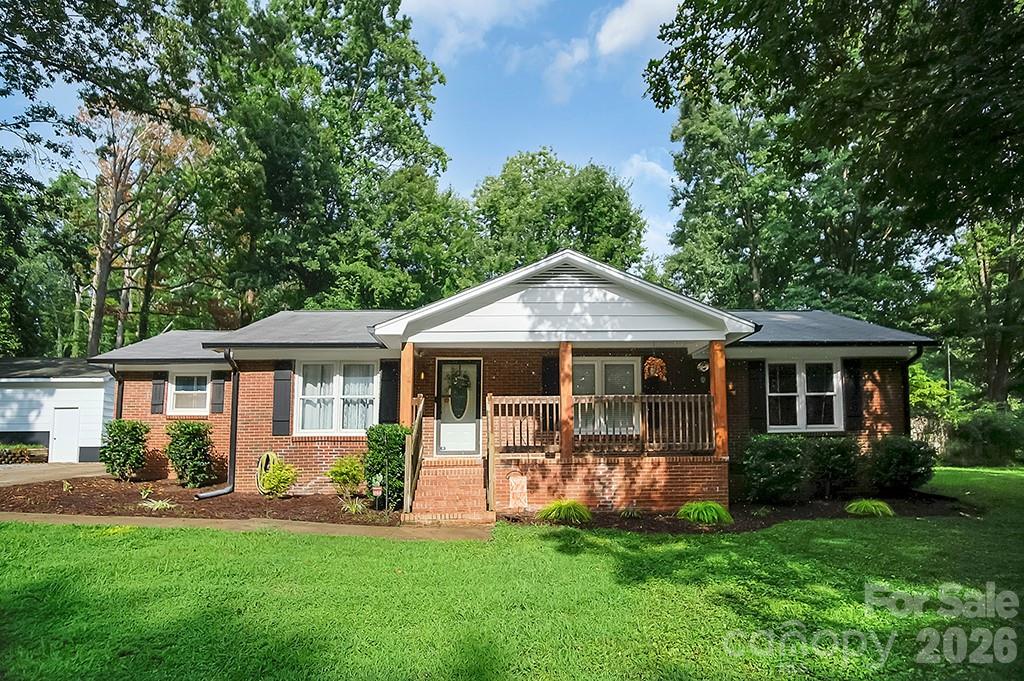 602 Holly Circle