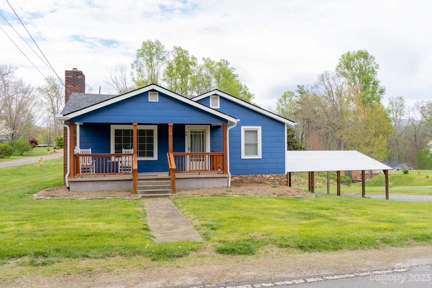 Beautiful home and wonderful location!!!! This gorgeous home has been complete remolded. it includes a lovely kitchen with quartz countertops, 2 bedrooms 1 bath and spacious unfinished  basement. The carpet was build in 2017. Relax on the charming deck that includes a hot tub.
The home has been on Vrbo for the past year and would make the perfect home for first time home buyers or investors.
 Schedule your showing today!