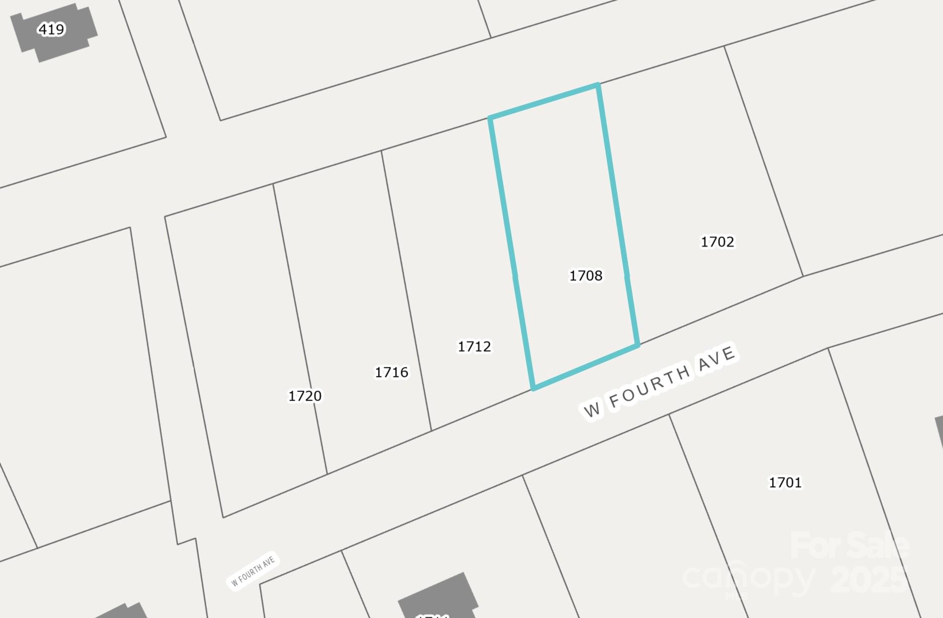 Main image without alt text