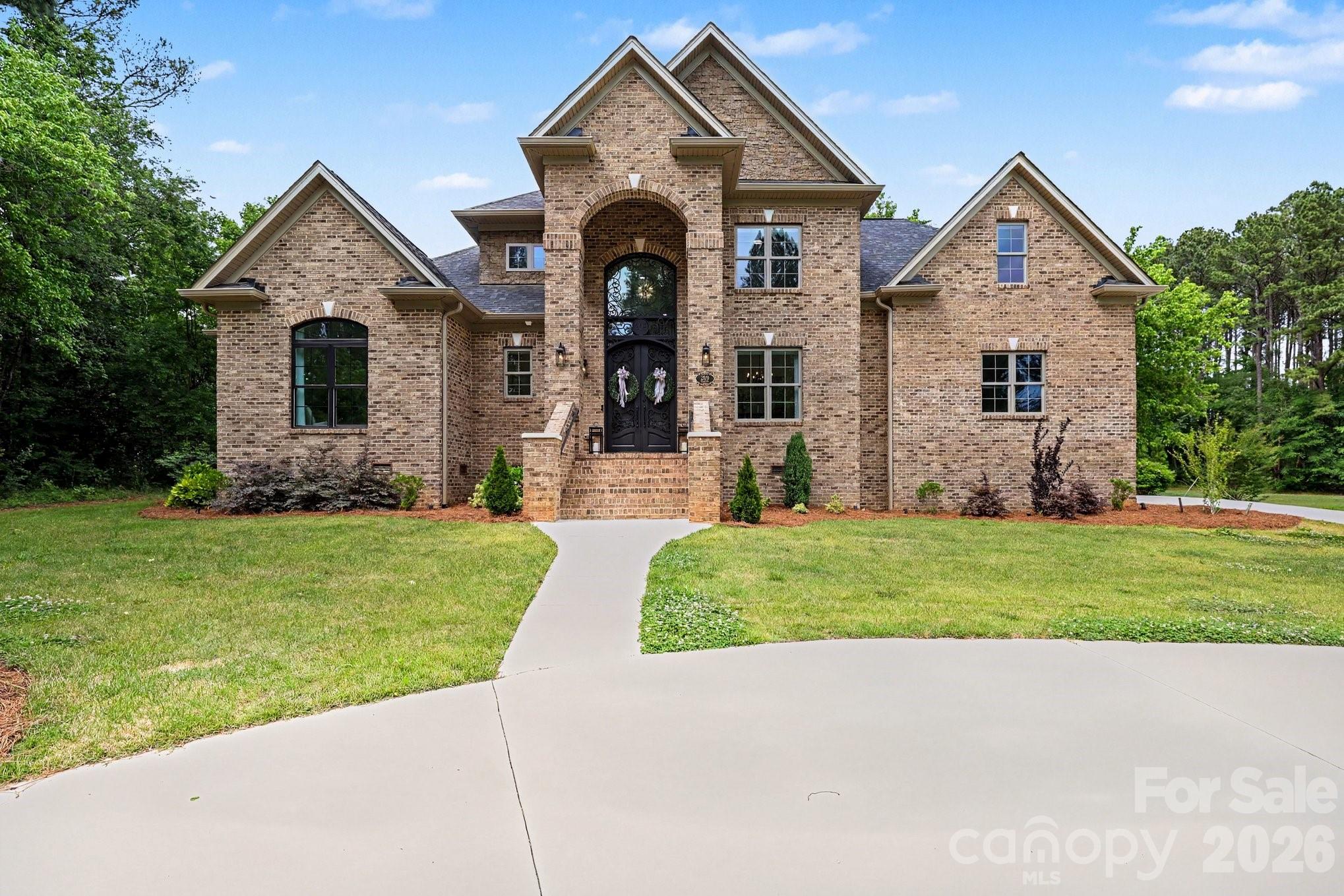 209 E Glenview Drive
