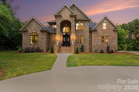 Photo of 209 E Glenview Drive, Salisbury, NC 28147 (MLS # 4380907)