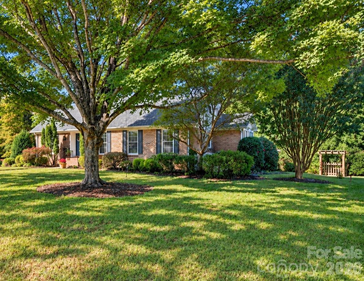 19916 Floral Lane