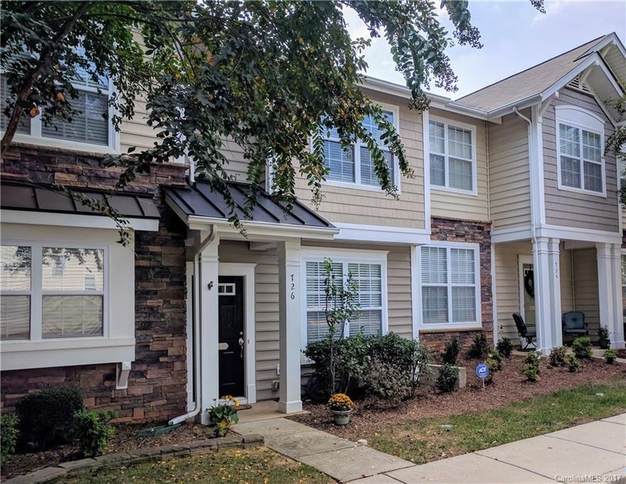 An open floor plan welcomes you home with gorgeous kitchen counters with tile and granite. Enjoy your private fenced patio, community pool and playground.Master features vaulted ceilings, walk in closet and a private bathroom.
