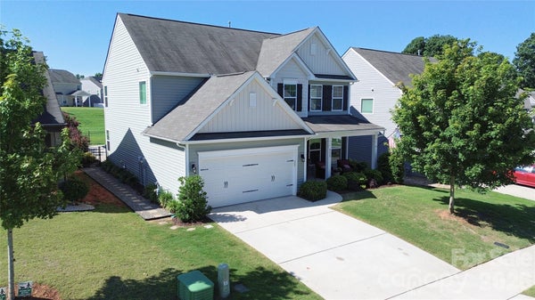 111 LANTERN ACRES DR, MOORESVILLE, NC 28115 - Image e2c644381ca9cfb5668e2ba8e57bb5ce/749642911