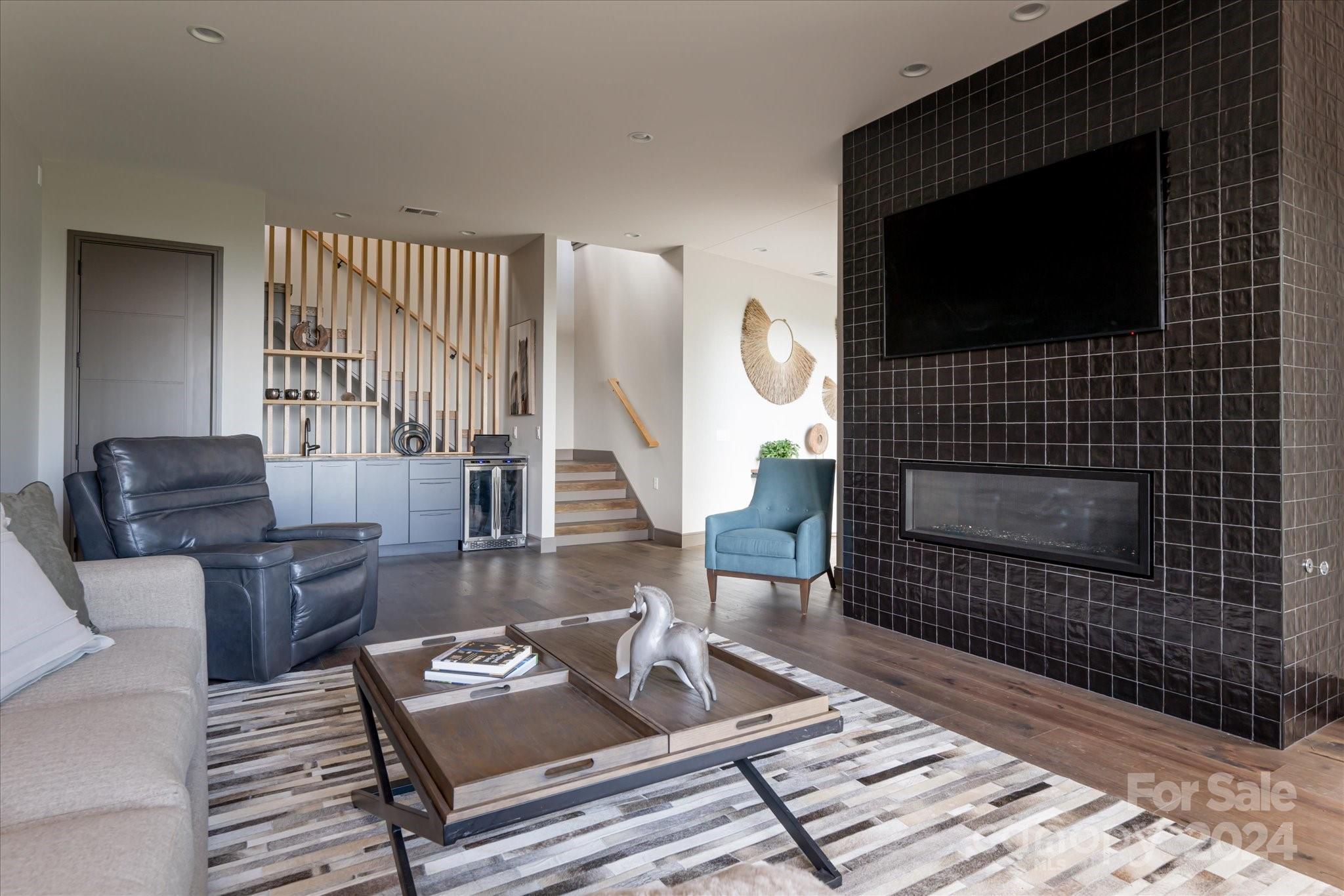 Couch Mountain - Residential