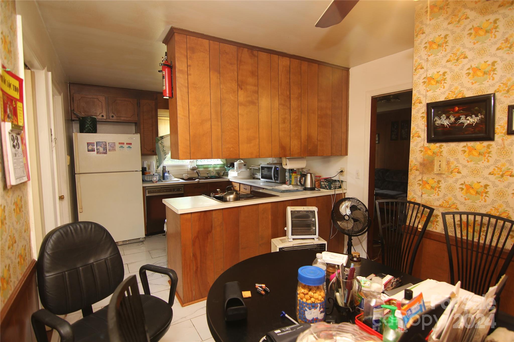 Charlotte, North Carolina 28205, United States, 3 Bedrooms Bedrooms, ,2 BathroomsBathrooms,Residential,Under Contract,46117