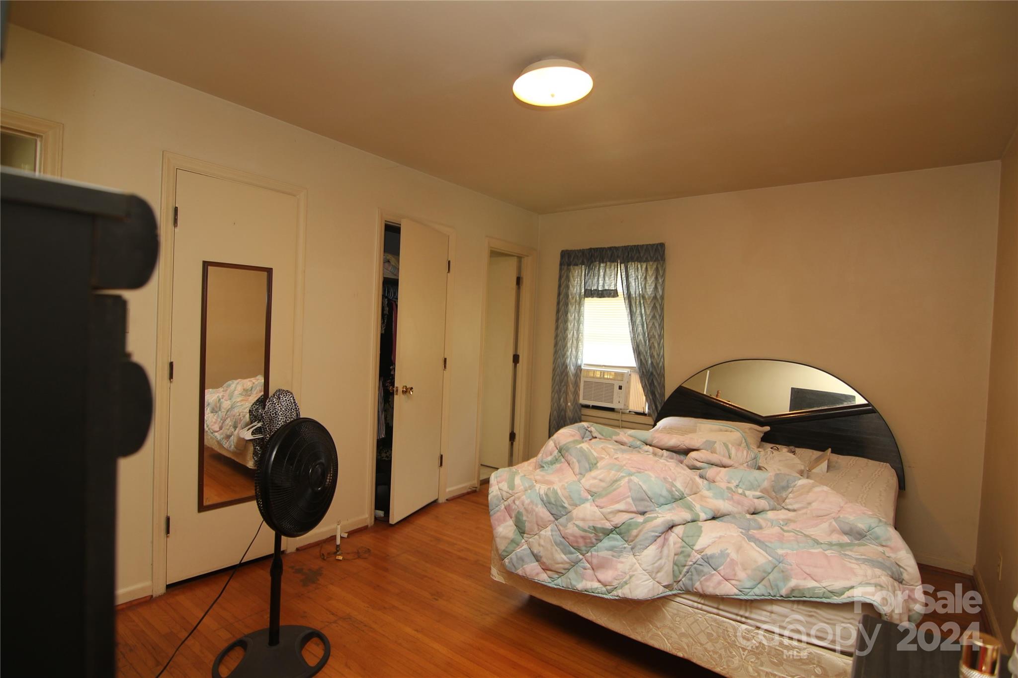 Charlotte, North Carolina 28205, United States, 3 Bedrooms Bedrooms, ,2 BathroomsBathrooms,Residential,Under Contract,46117