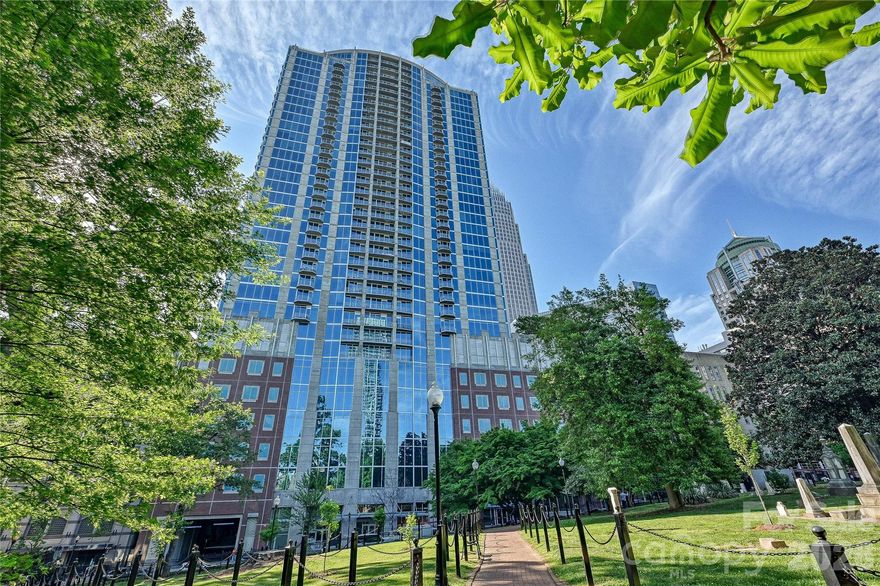 Discover the largest 1-bedroom floor plan in the building, offering breathtaking sunrise views from your private terrace, overlooking a beautifully landscaped recreation area and stunning cityscapes. This residence boasts modern finishes, including a 2026 GE oven and range, and a 2026 water heater. Enjoy premium stainless steel appliances, floor-to-ceiling windows, a spacious walk-in closet, and a stylish tiled bath.
Residents have access to exclusive amenities such as a 24-hour concierge, Sky Lounge, fitness center, saltwater pool, yoga studio, billiards, and a business center. The perfect blend of luxury and convenience, this home is just steps away from the Blumenthal Performing Arts Center, Bank of America Stadium, Spectrum Center, Truist Field, and the vibrant Fourth Ward. Experience the best of uptown living in this exceptional space!