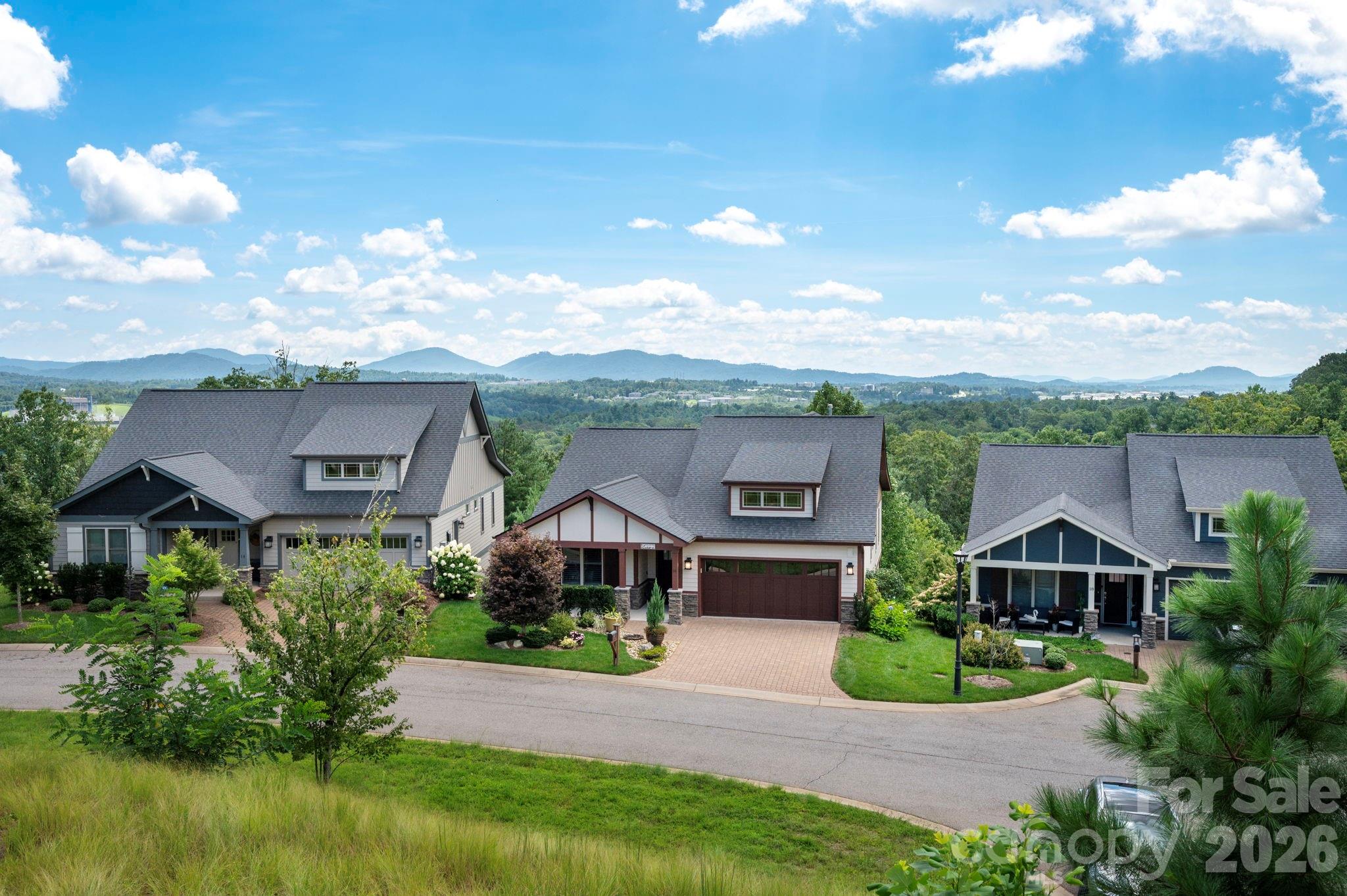 16 Britton Knoll Pass