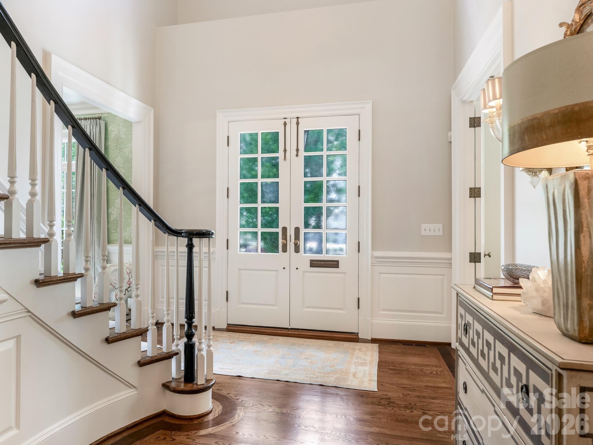 1811 Queens Road W