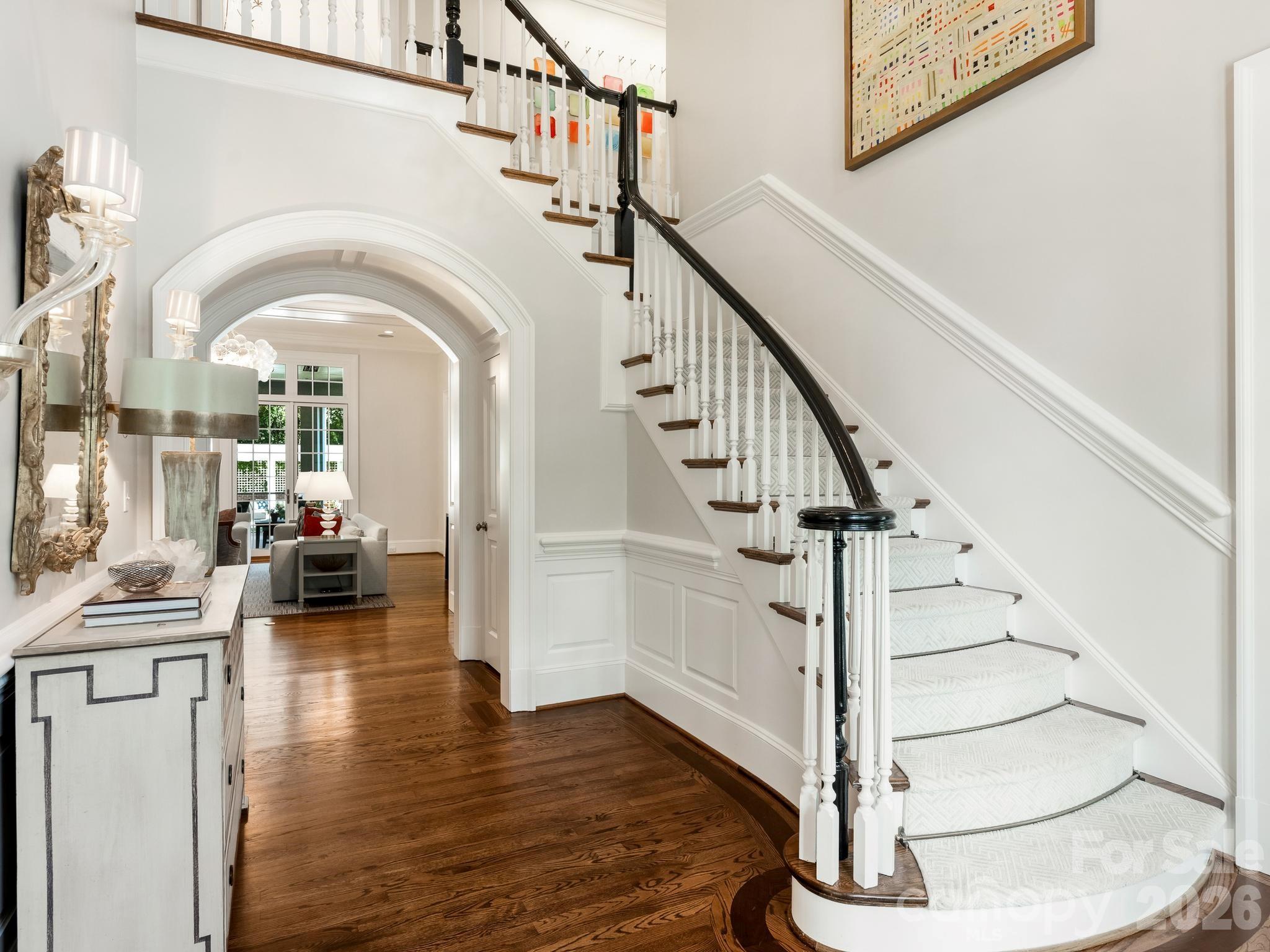 1811 Queens Road W
