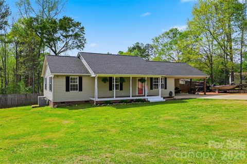 Photo of 1214 Eastcreek Road, Fort Lawn, SC 29714 (MLS # 4345057)