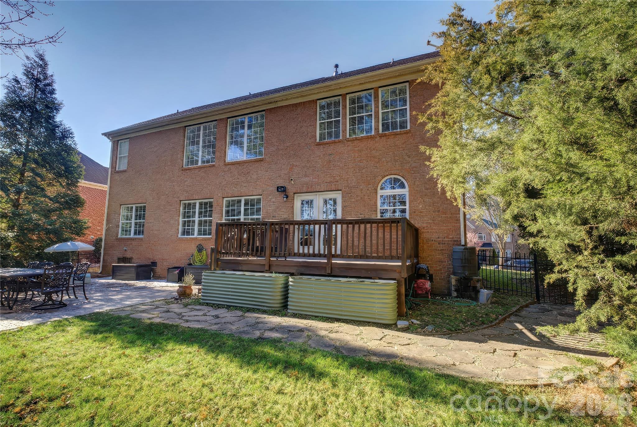 The Palisades - Residential