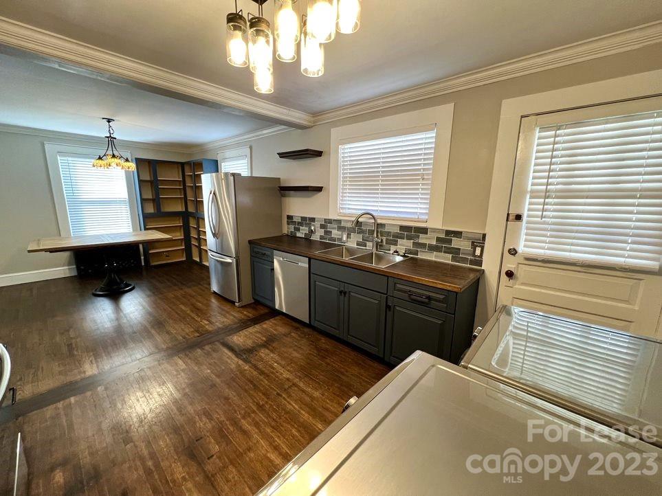 Oakhurst - Residential Lease