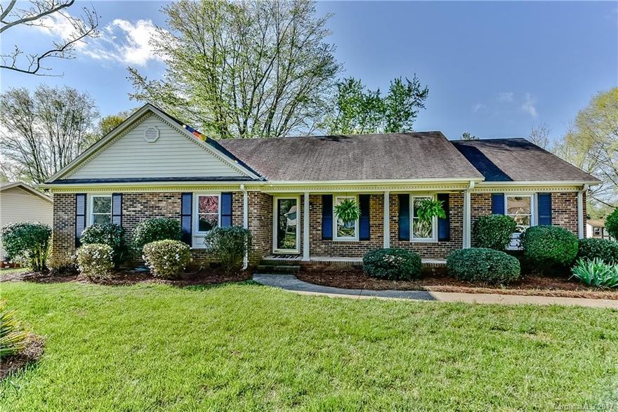 Essentially an all new house with the charm of an older home in established neighborhood! Original “show house” for the Idlewild Farms neighborhood. Everything is updated. Must see kitchen, all new stainless steel appliances and Corian Quartz countertops. Gorgeous new BAs with custom tile in MBA, refinished hardwoods. Wonderful large laundry/utility room. Beautiful backyard with deck and pergola. Easy access to uptown.