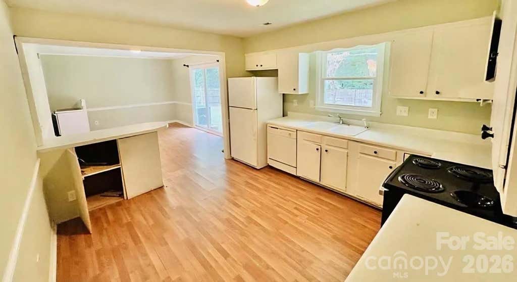 Photo of 4824 Farm Pond Lane, Charlotte, NC 28212 (MLS # 4408628)