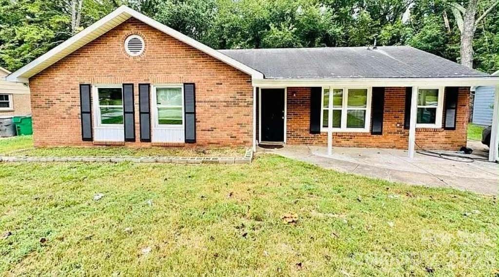 Photo of 4824 Farm Pond Lane, Charlotte, NC 28212 (MLS # 4408628)