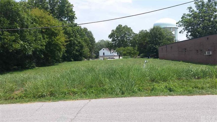 Cleared level lot zoned B-3 conveniently located to I-40.