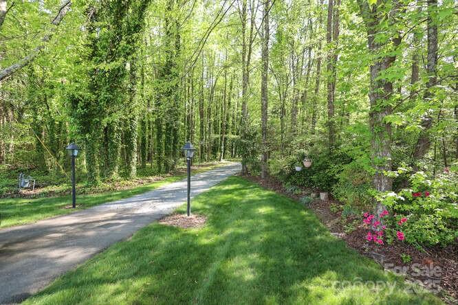 8903 New Town Road