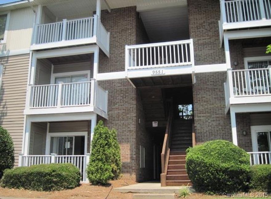 4 bedroom, 2 full bathroom condo in University Area