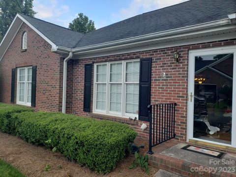 Photo for 569 Royalty Court