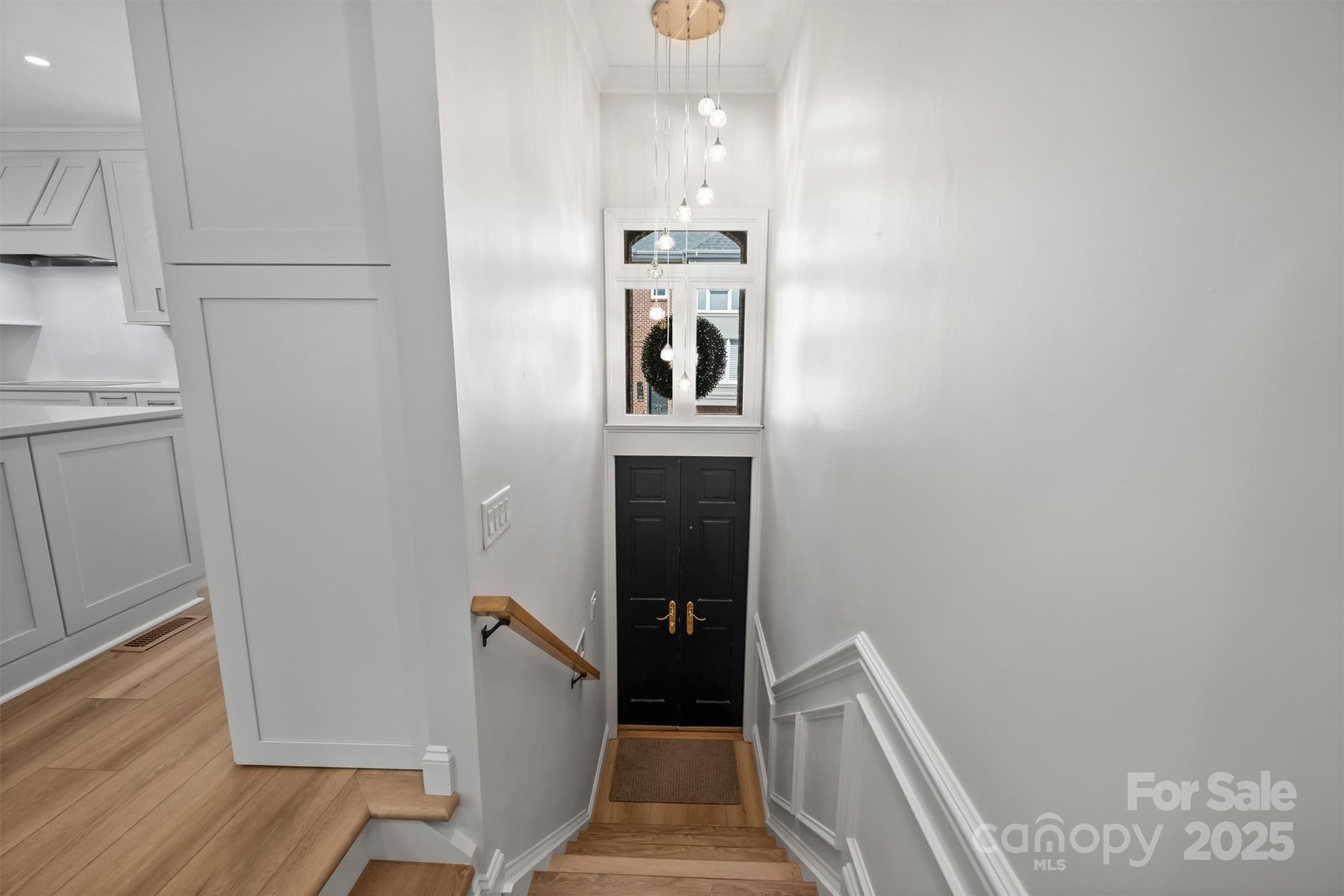 321 W 7th Street