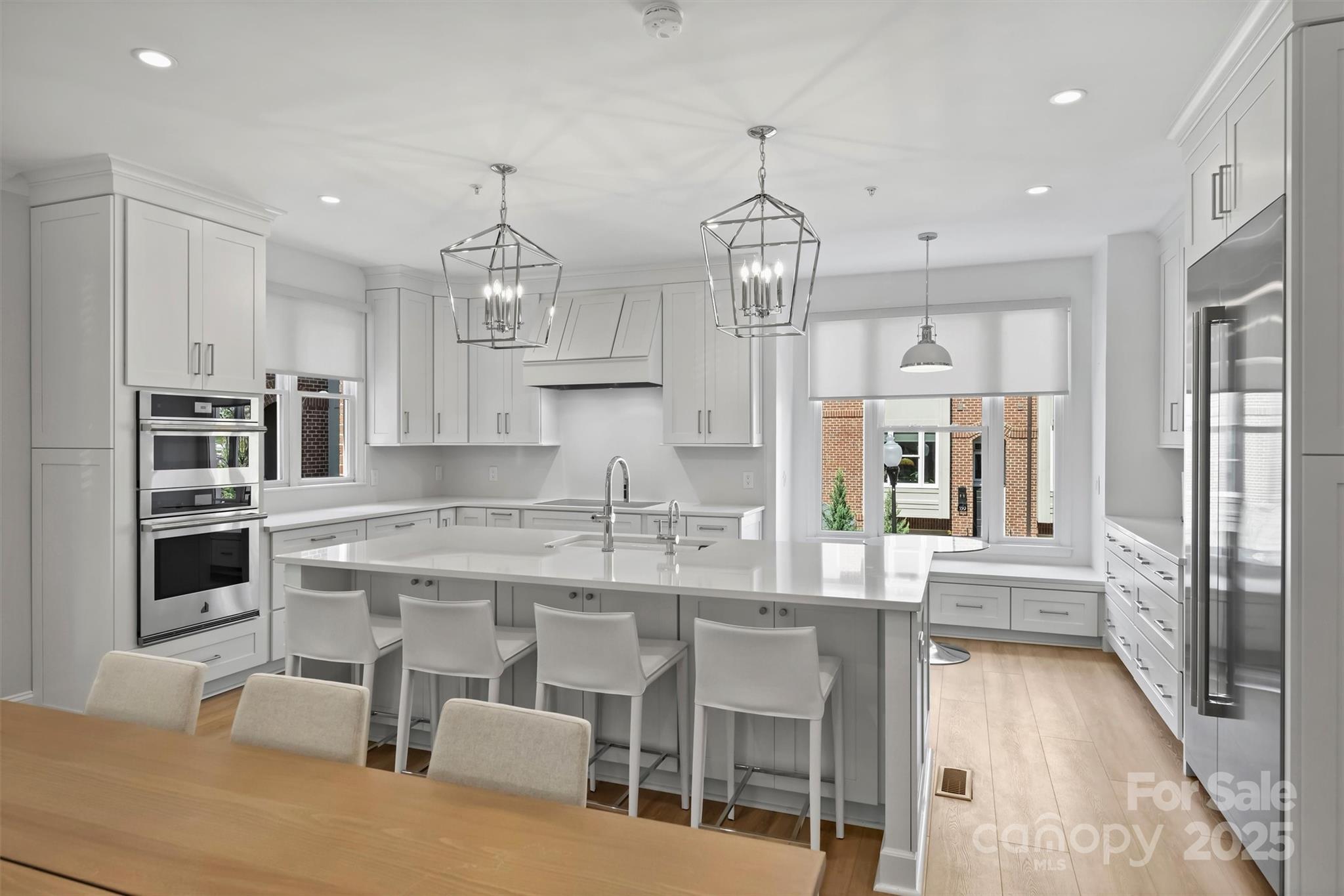 321 W 7th Street