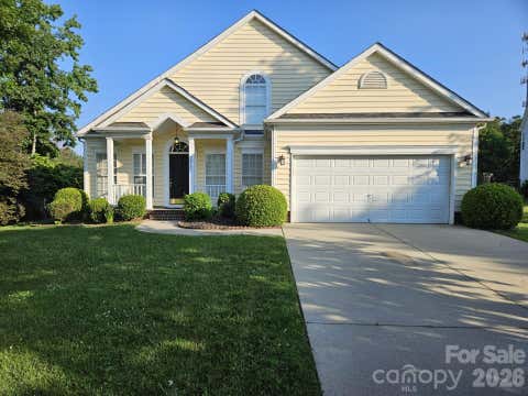 Photo of 2017 Legend Creek Lane, Charlotte, NC 28227 (MLS # 4394554)