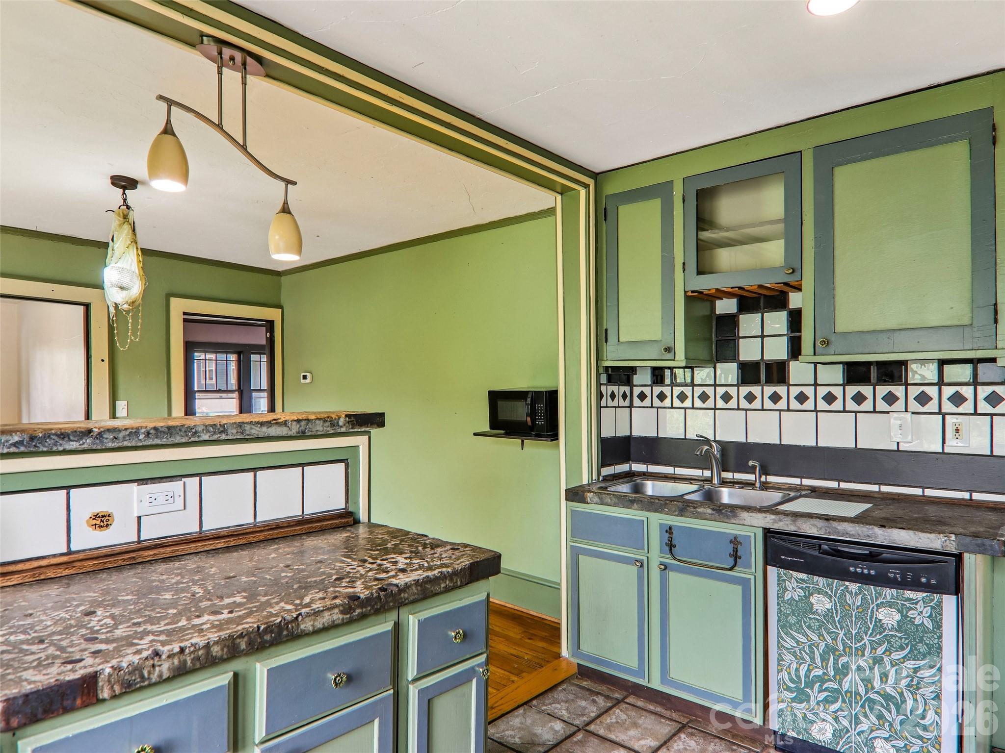 513 Fairview Road
