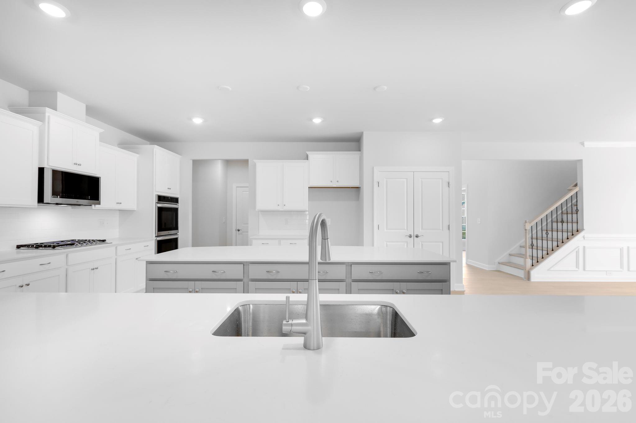 Roselyn - Residential