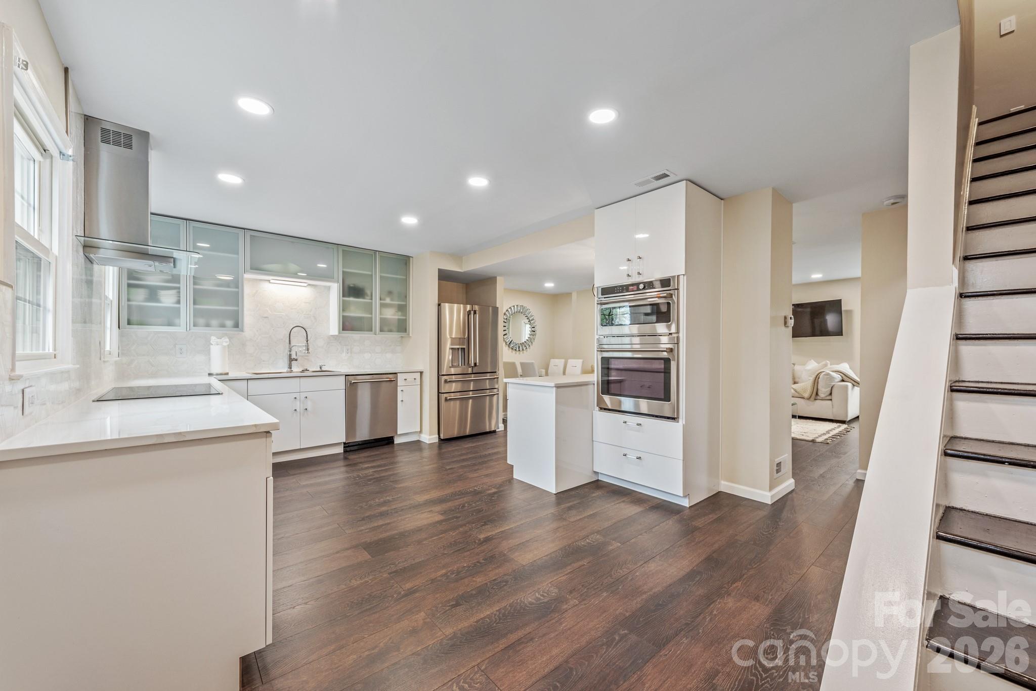 8308 Knights Bridge Road