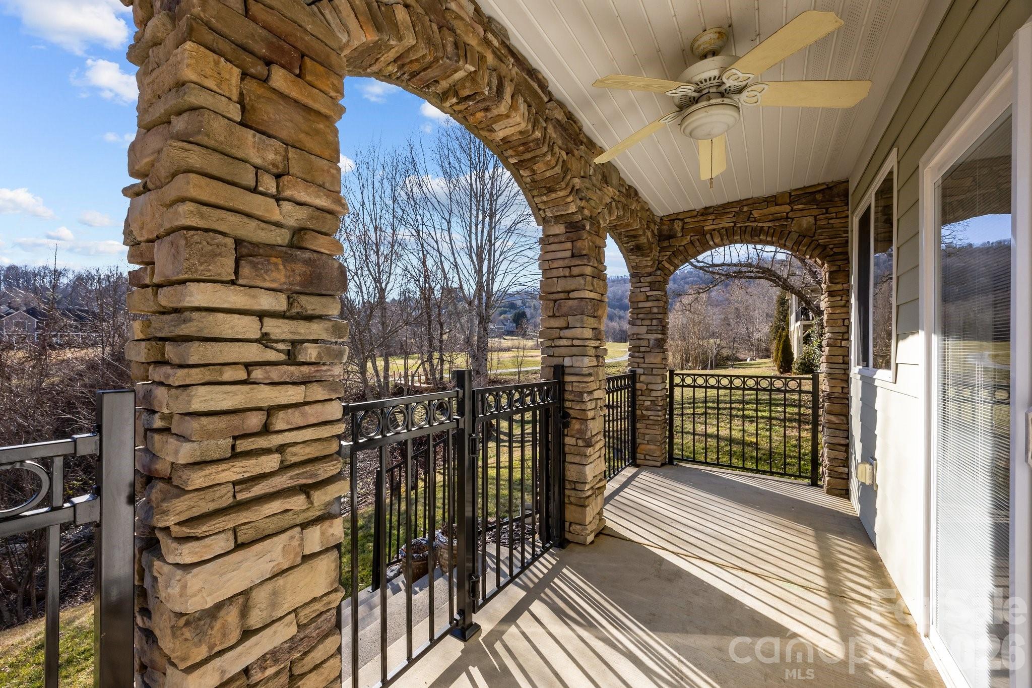 High Vista Falls - Residential