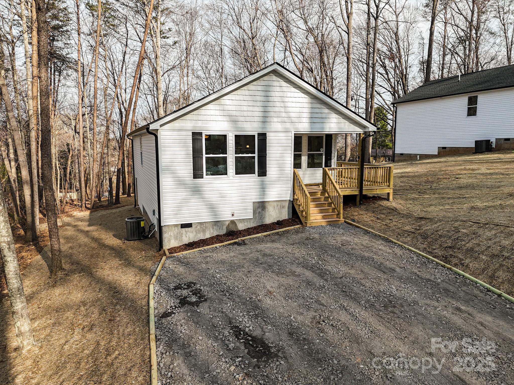 10 Fair Bluff Lane