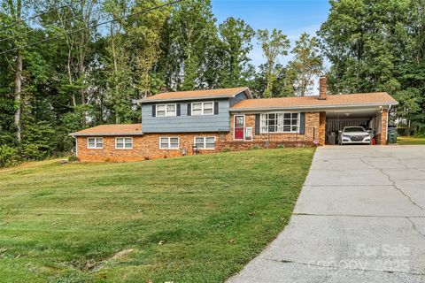 Photo of 304 Parlier Avenue NE, Conover, NC 28613 (MLS # 4305836)