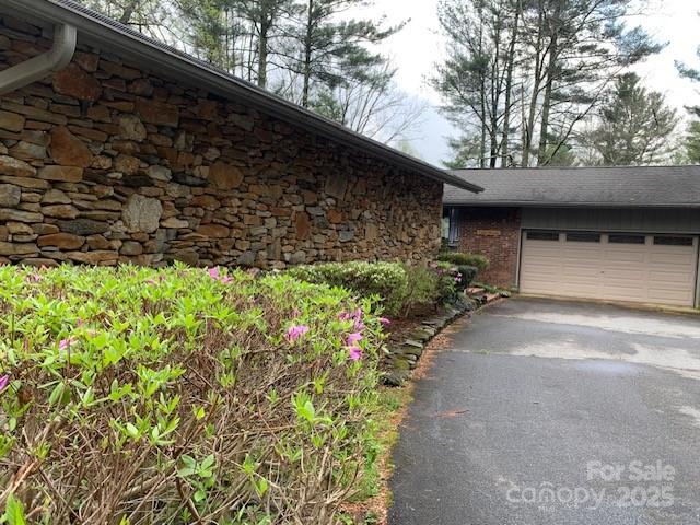 101 LAKEMONT Drive