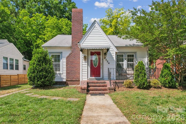 2224 DUNDEEN ST, CHARLOTTE, NC 28216 - Image e32b33b3bb63e71ef17424f0ee02ae7d/4190505246