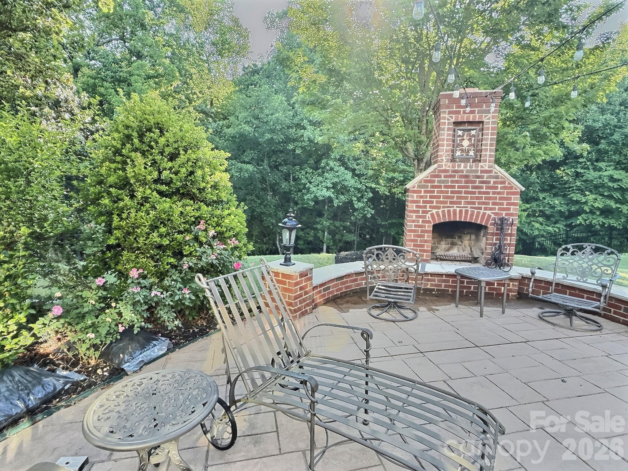 The Chimneys of Marvin - Residential