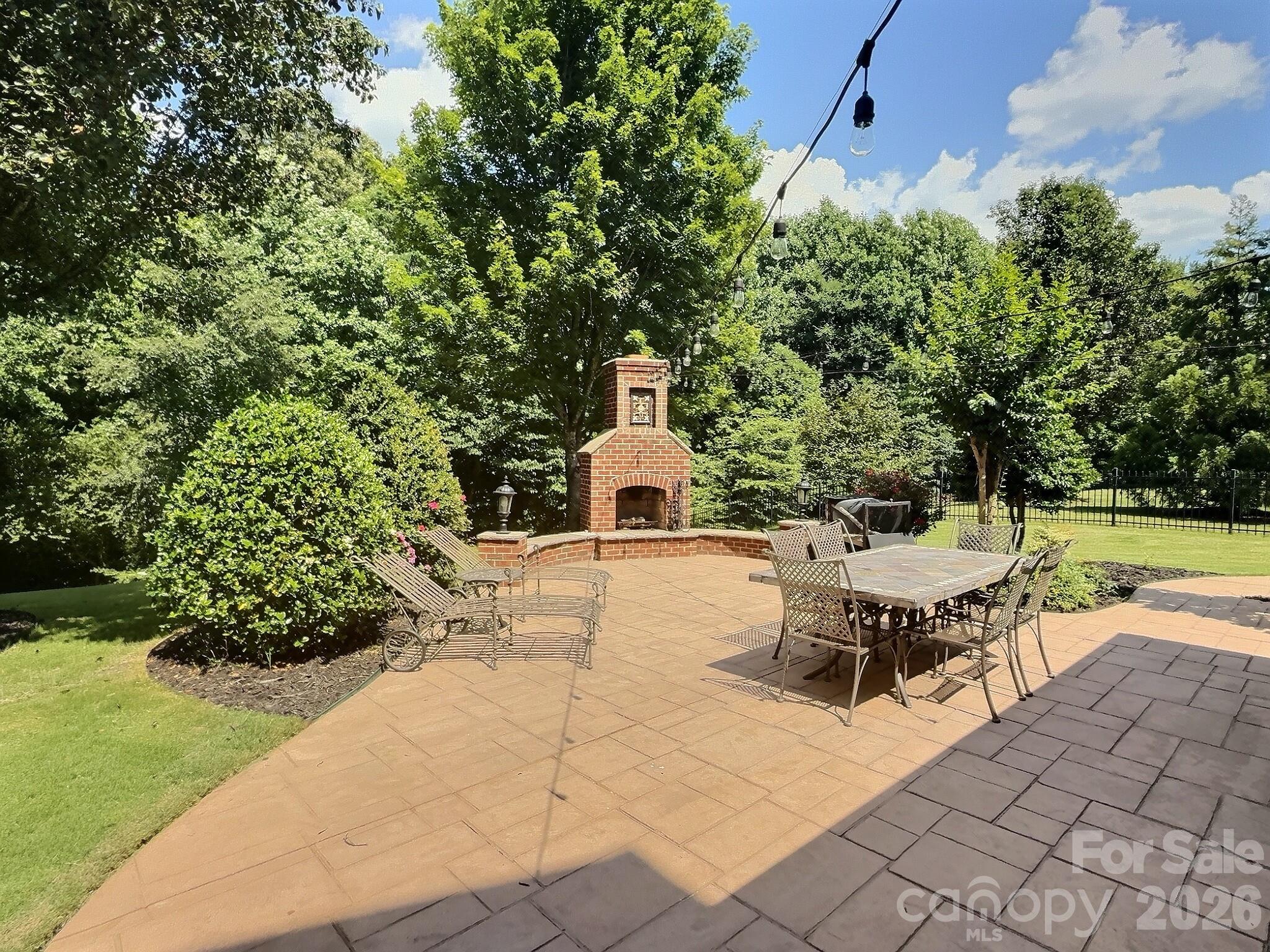 2905 Julian Glen Circle