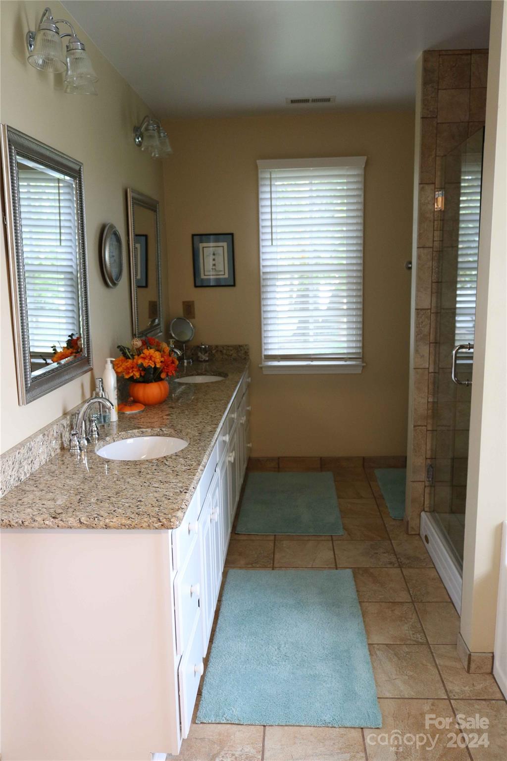 Carolando - Residential