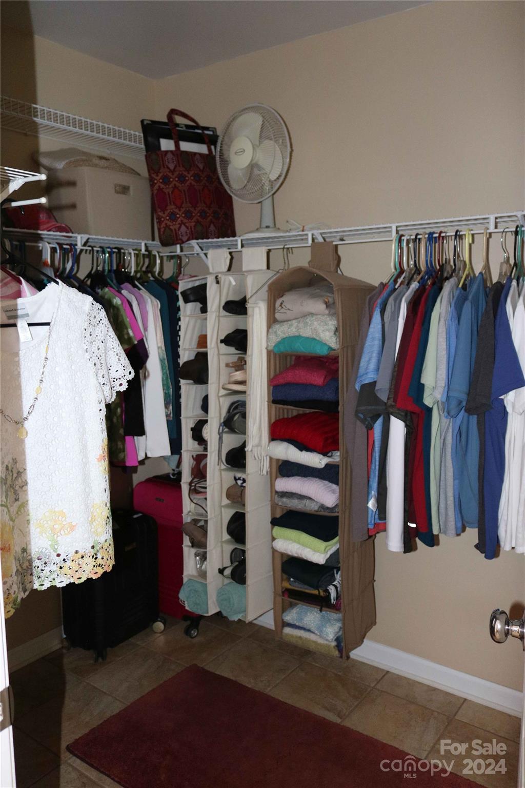 Carolando - Residential