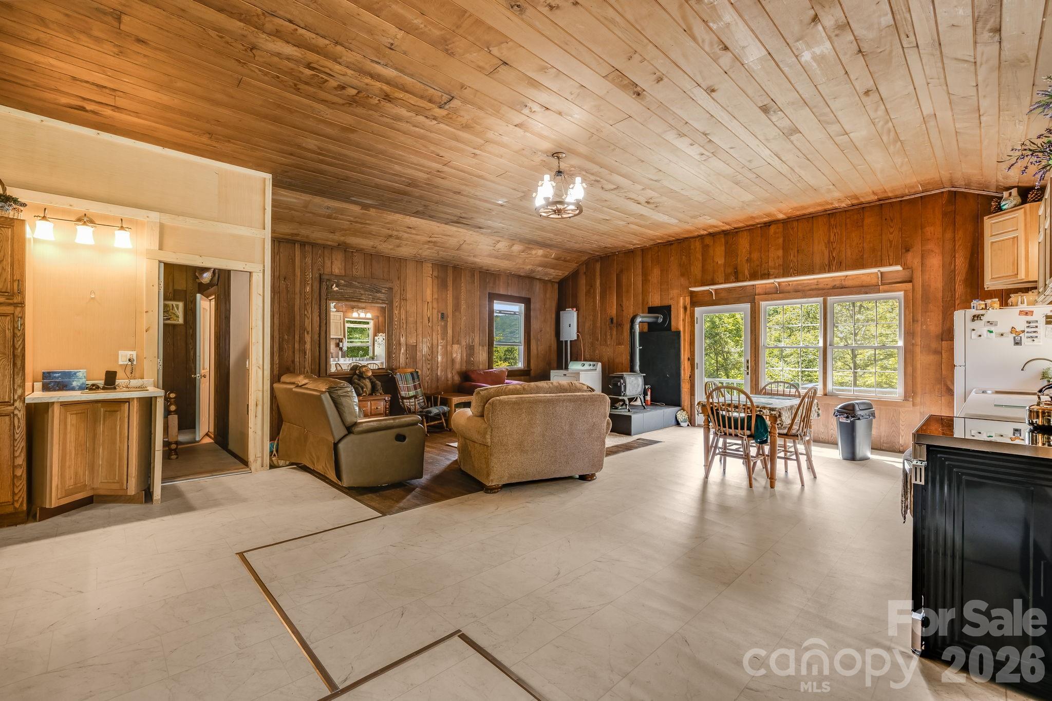 1712 Little Creek Road