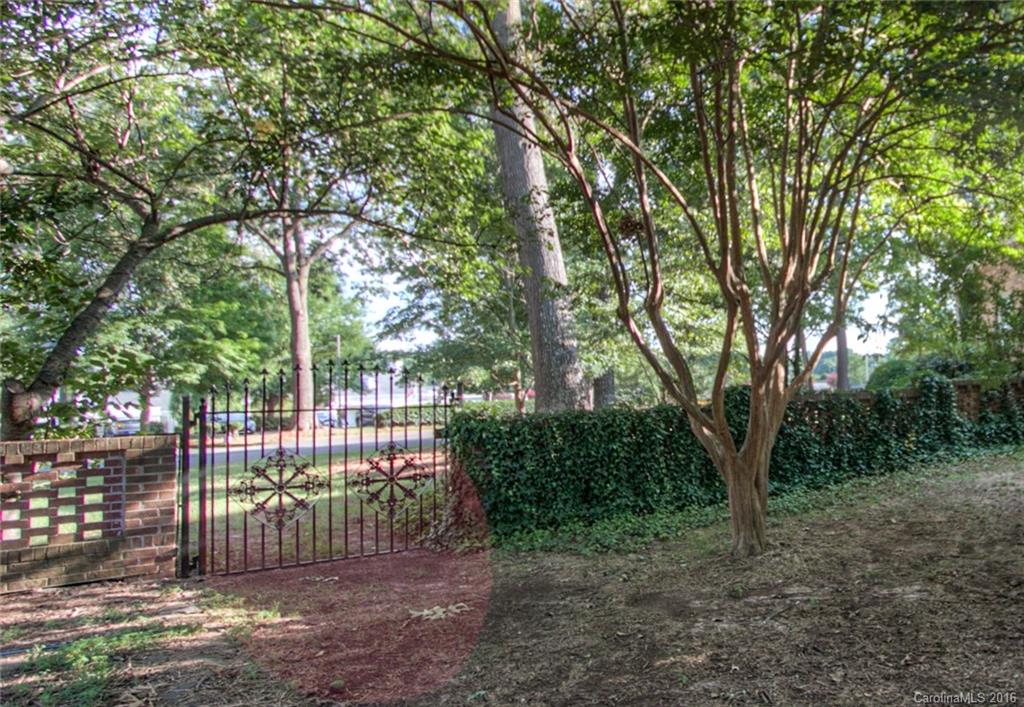 Country Club Estates - Residential