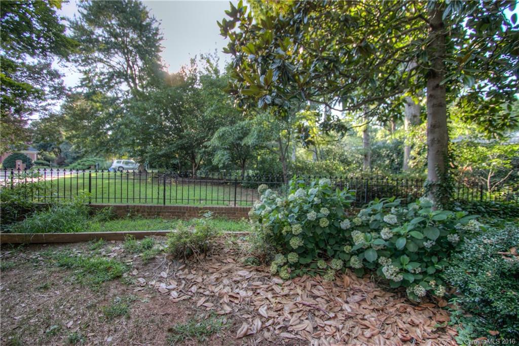 Country Club Estates - Residential