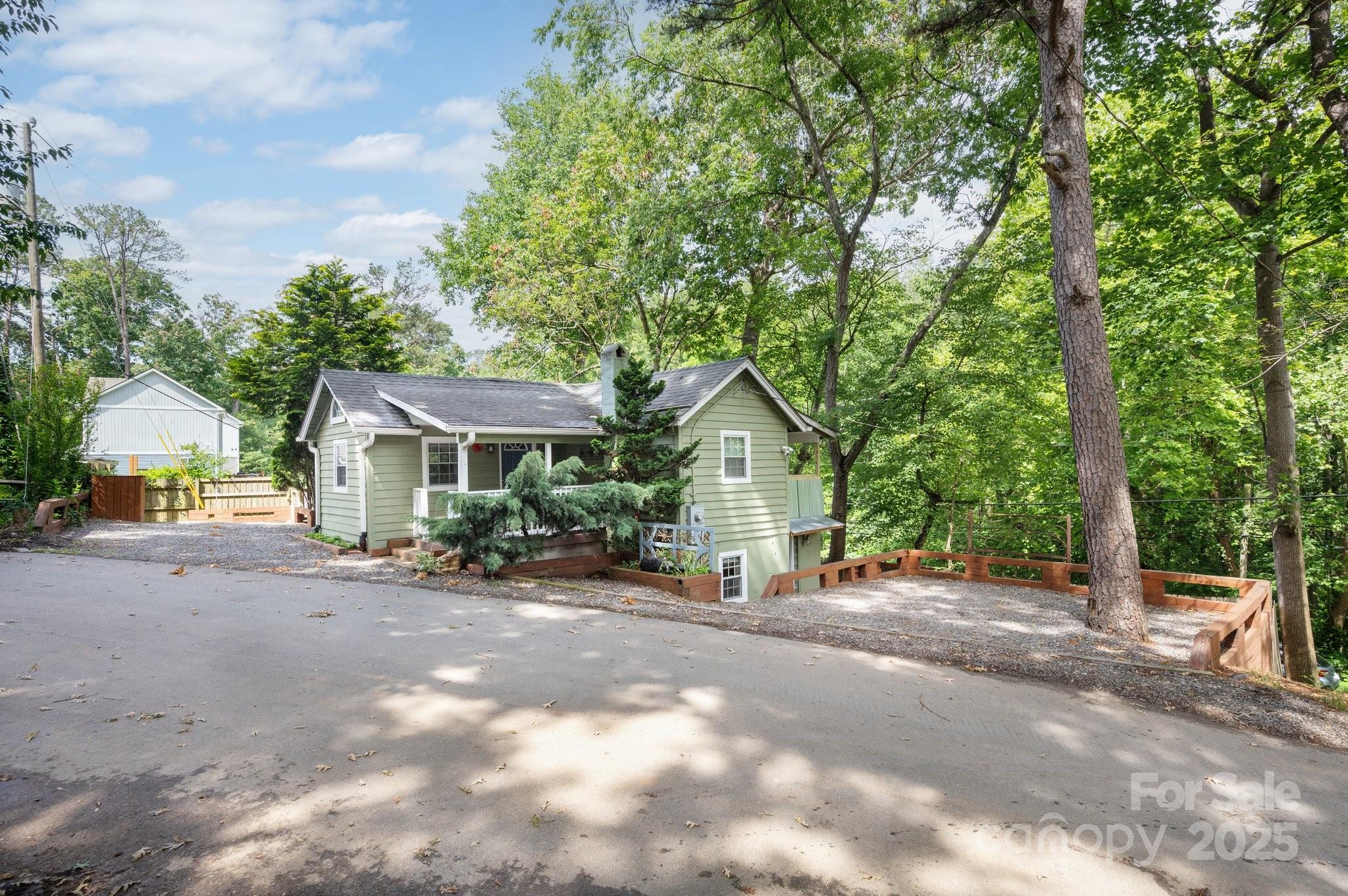 5 Arbutus Road