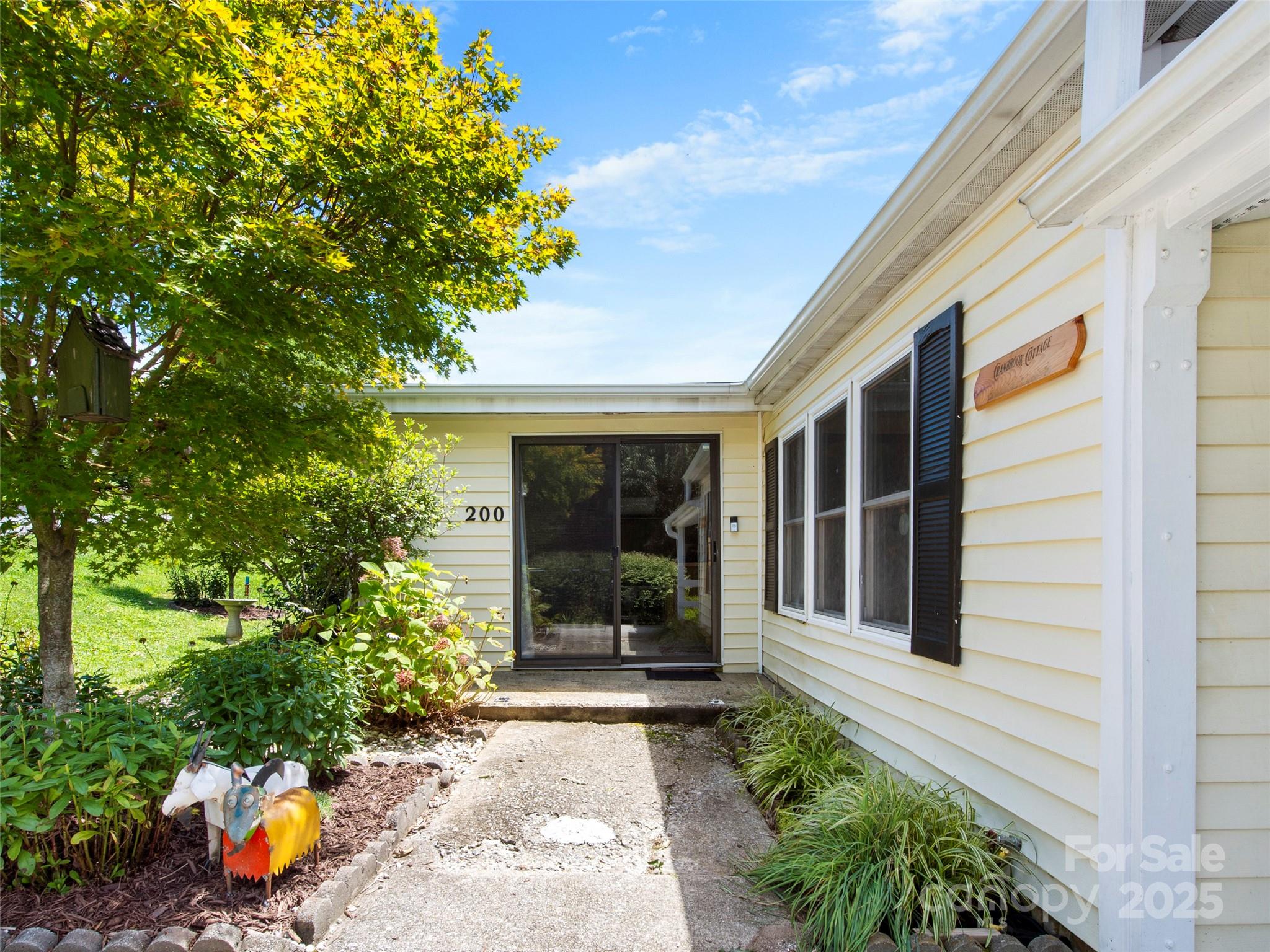200 Cranbrook Circle