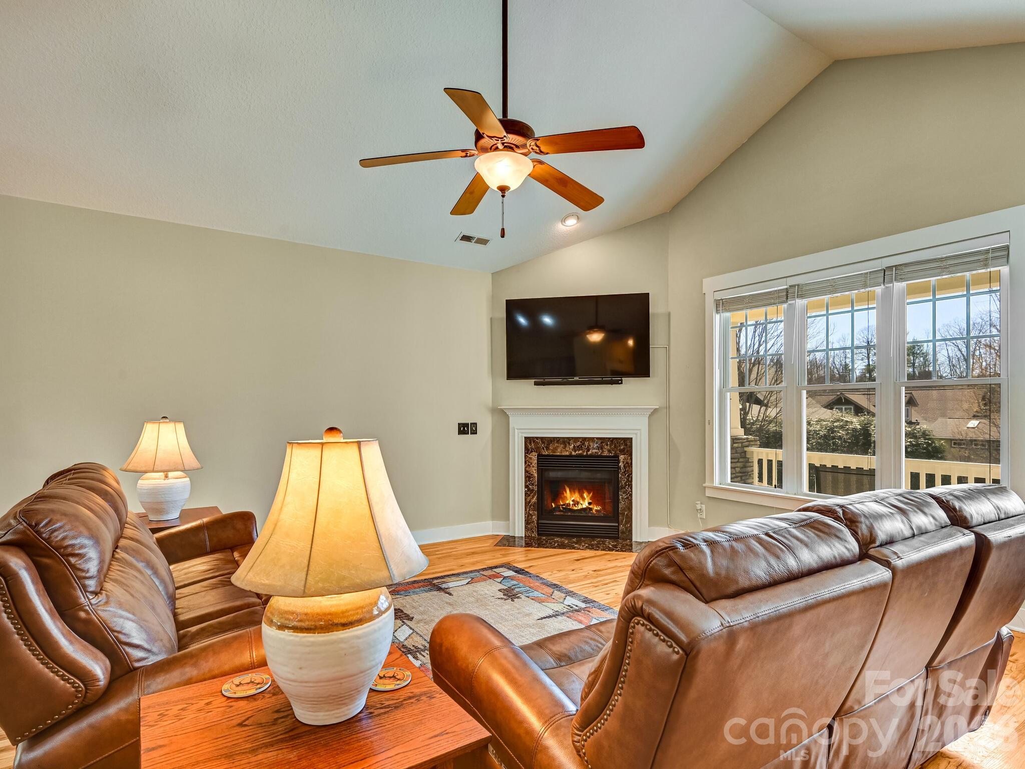 24 Creekside View Drive