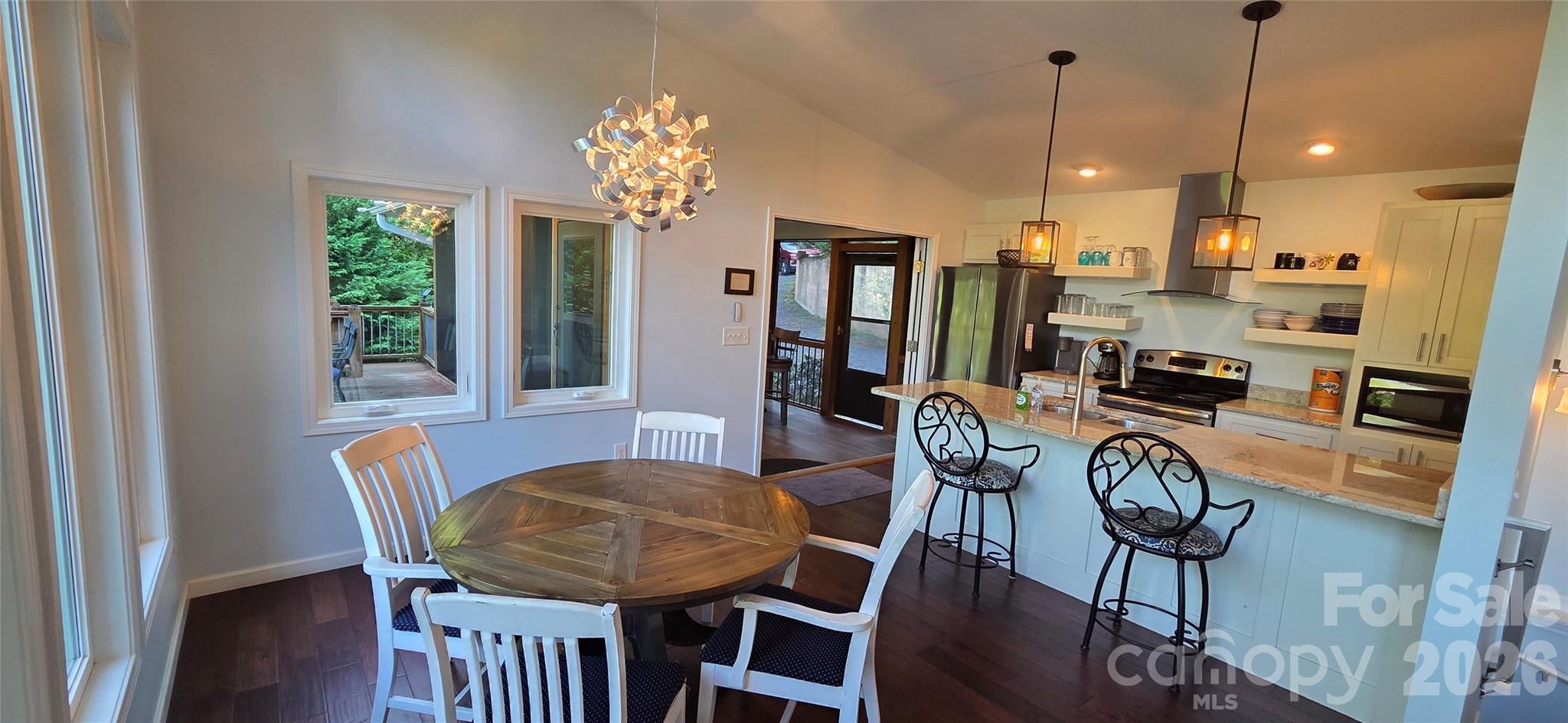 1130 Lost River Trail