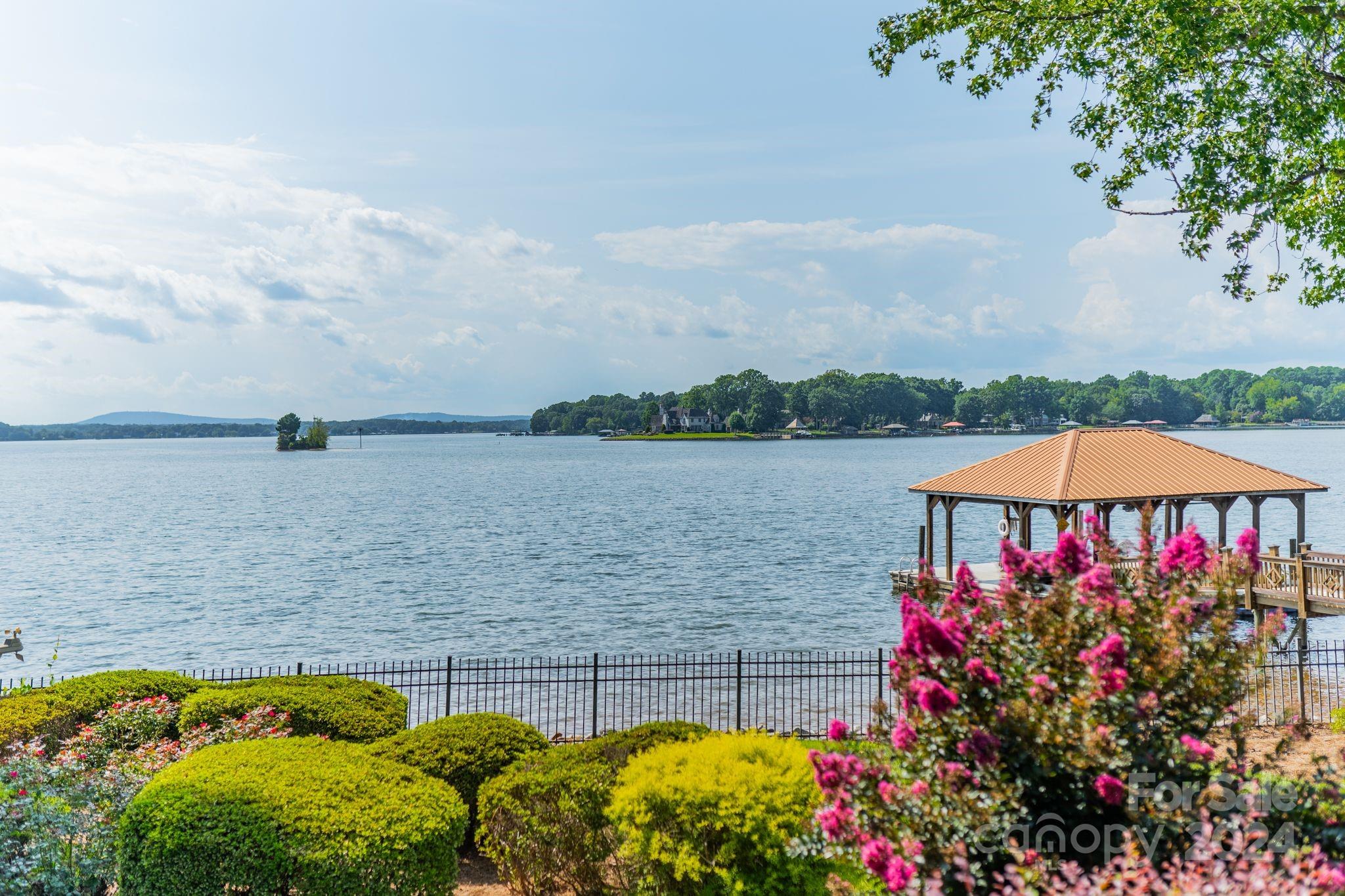 The Harbour at the Pointe - Residential